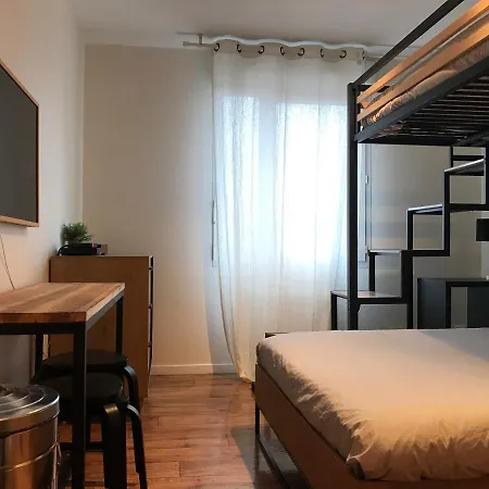 A 150m Rer Val D'europe. Disney/paris *